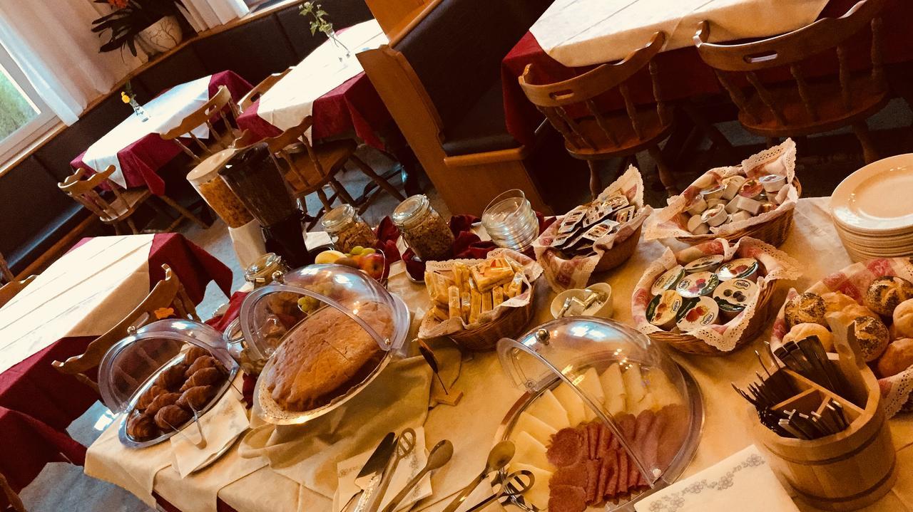 Alpieve Albergo Pieve بييفي دي ليدرو المظهر الخارجي الصورة