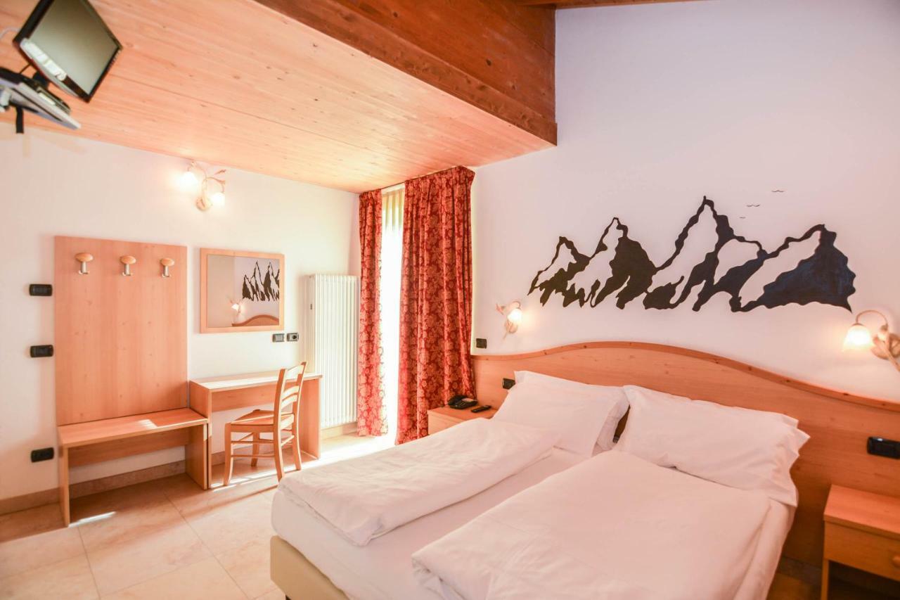 Alpieve Albergo Pieve بييفي دي ليدرو المظهر الخارجي الصورة